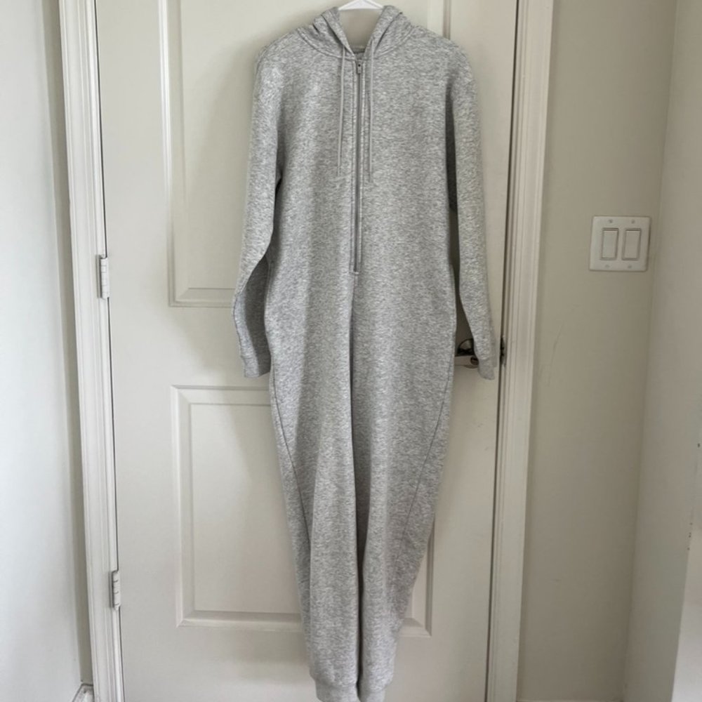 gray onsie - fabletics